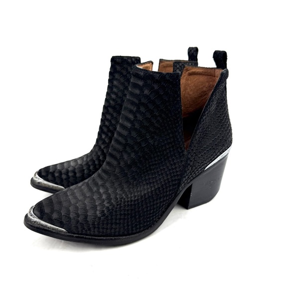 Jeffrey Campbell Cromwell Booties 9 Black Cut Out Slip On Ankle Boot Etched - Picture 2 of 13